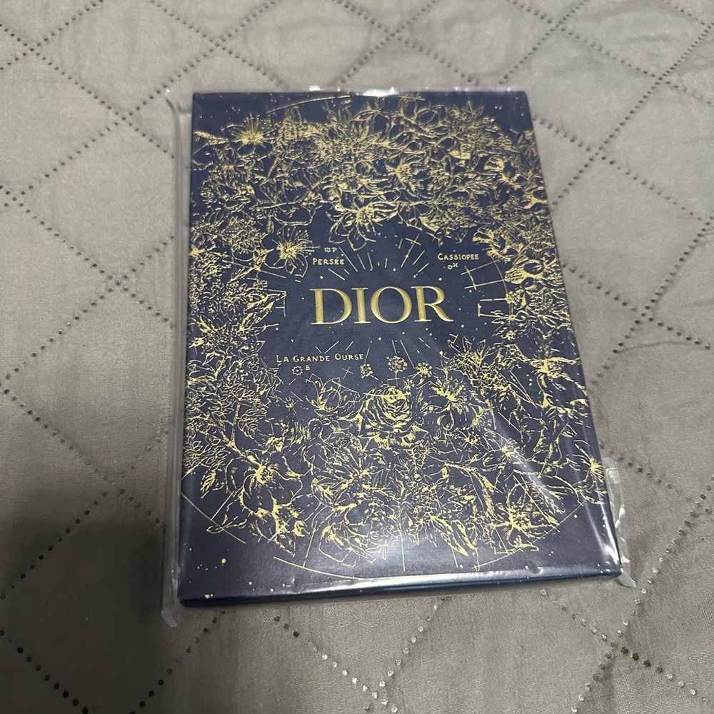 Dior - notebook